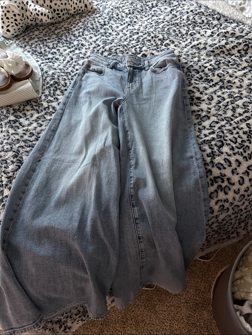 American Eagle Outfitters Light Blue Wide-Leg Jeans
